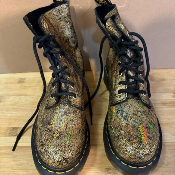 Dr. Martens Cracked Gold 1460 Pascal Lace-Up Boots - NWOT - Picture 2 of 16